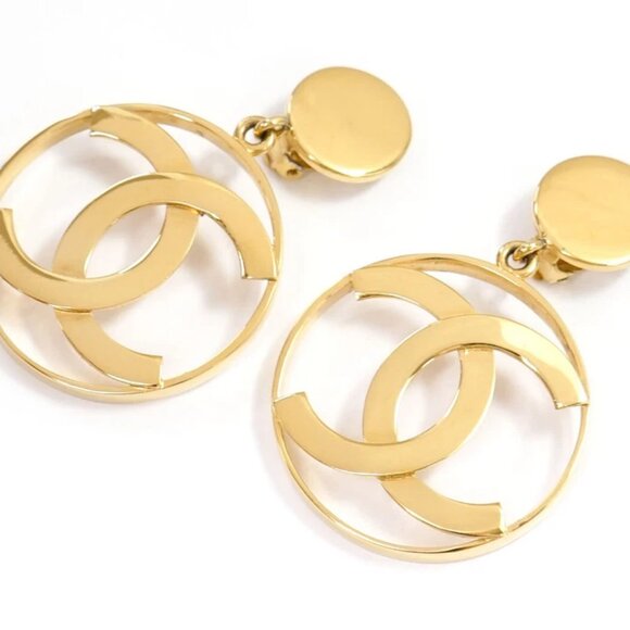 CHANEL CC Logos Huge Round Drop Dangle Clip-On Earrings Gold Tone Auth w/Box w11 - Picture 4 of 6